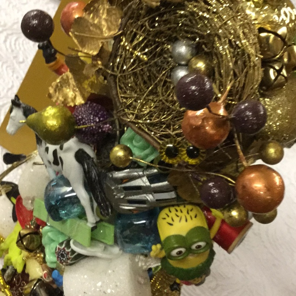 Christmas I SPY trinket tree minions baseball memorabilia festival farmer’s - Picture 6 of 12